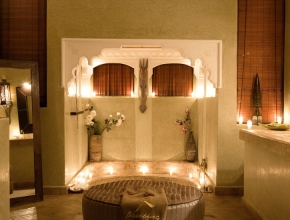 Luxueuse et élégante salle de bain du Lodge Art Déco